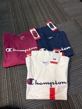Champion Women‘s Logo Tee - White, Navy, Burgundy